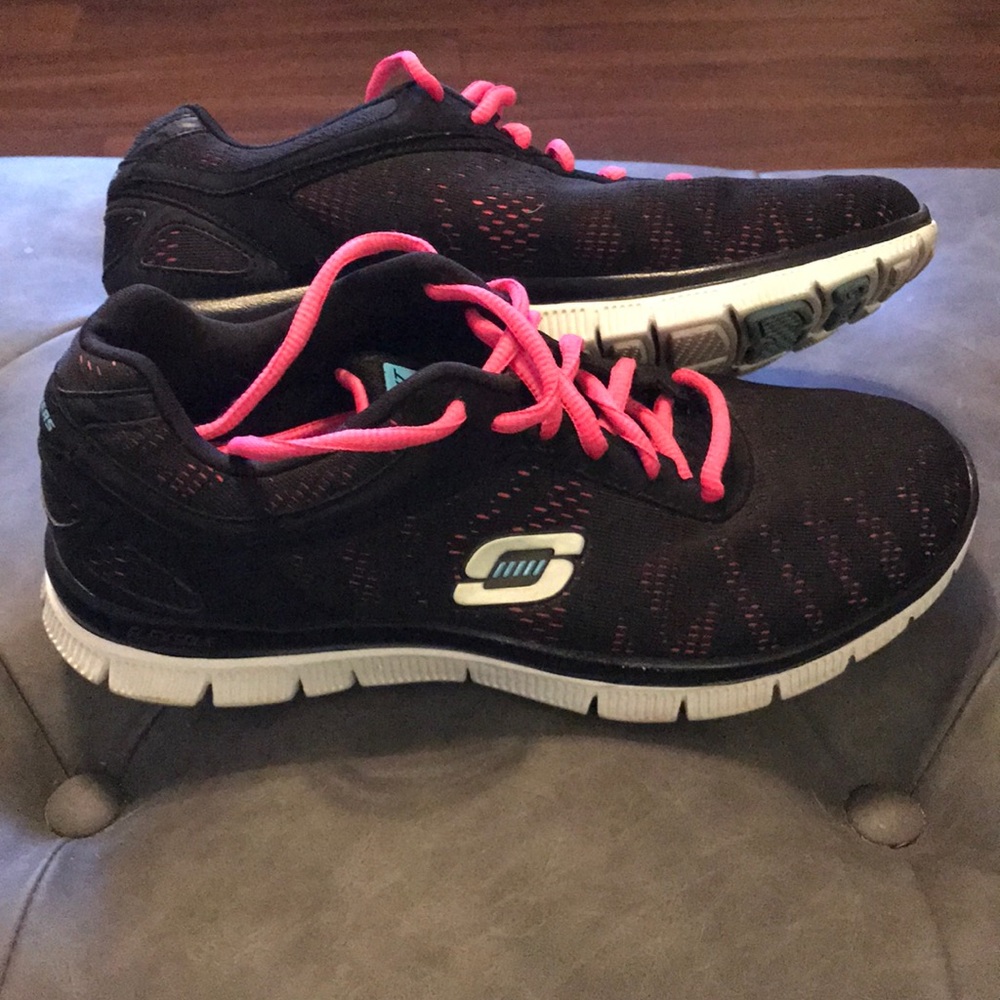 Skechers Blsck Skech-Knit Sneakers